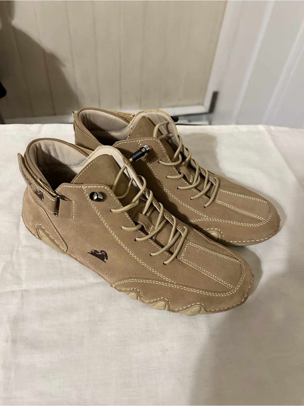 L Deck Suede Chukka Boots Unisex Men’s Size 7.5/Woman’s Size 9/EUC